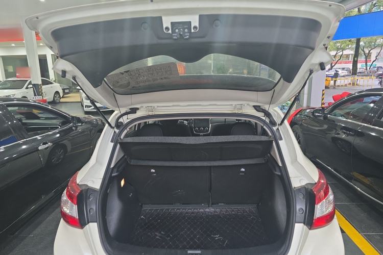 Used Nissan Tiida 2016 1.6L CVT Cool Dynamic Edition