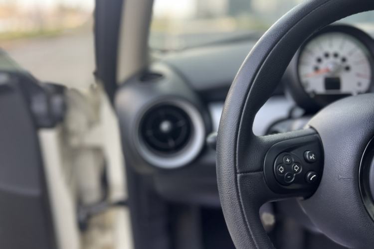 Used  MINI 2011 1.6L COOPER Fun
