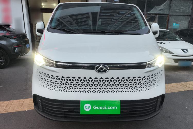 Used SAIC MAXUS Xintu V70 2025 2.0T Automatic Short Wheelbase Ultra-Low Roof Elite Edition – 5/6 Seats