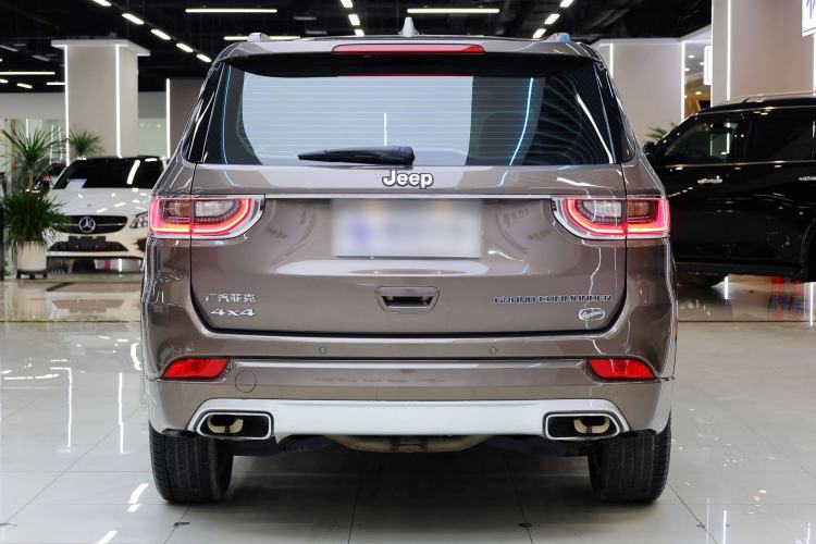 Used  Grand Commander 2018 2.0T Four-Wheel Drive Smart Enjoyment Version China V Emission Standard
