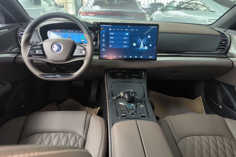 Used BYD Han 2022 DM-i 121KM Prestige Model