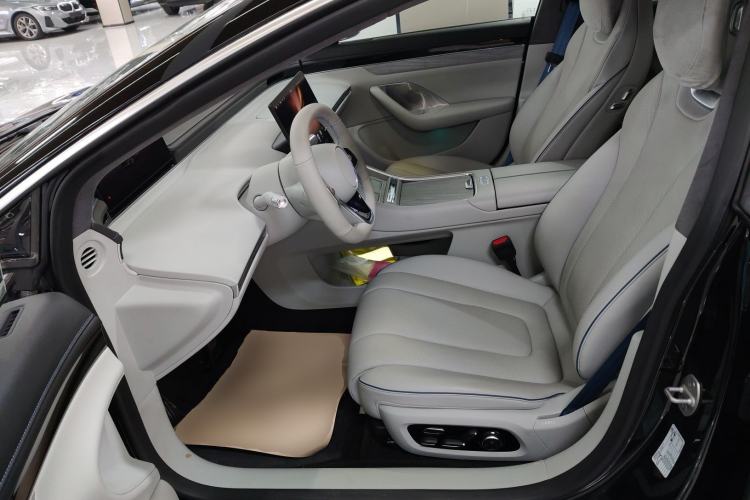 Used Hima Luxeed S7 2025 785 km Ultra