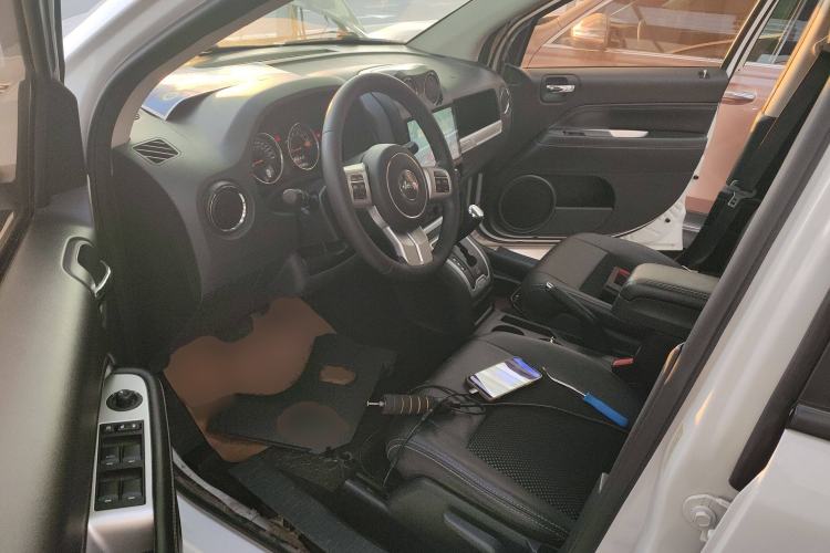 Used  Compass 2014 Revised Version 2.4L Four-Wheel Drive Comfort Edition
