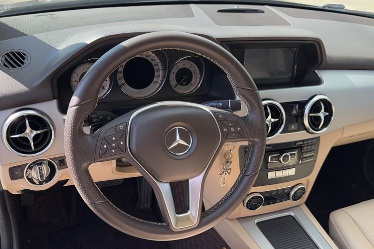 Used Mercedes-Benz GLK-Class 2014 GLK 260 4MATIC Dynamic Model
