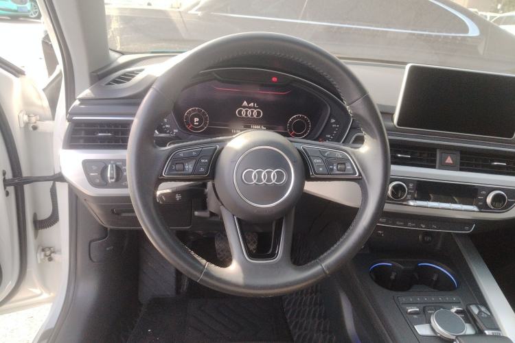 Used Audi A4L 2019 40 TFSI Fashion Edition China VI Emission Standard