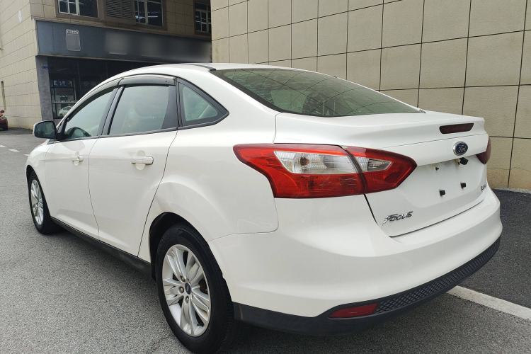 Used Ford Focus 2012 Sedan 1.6L Manual Comfort Model
