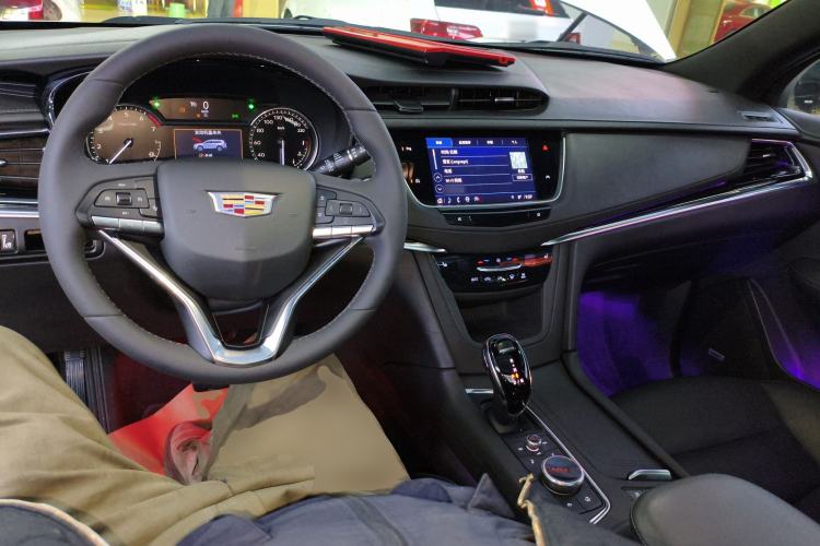 Used Cadillac XT6 2022 2.0T Six-Seater Four-Wheel-Drive Luxury Version
