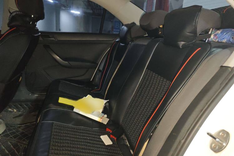 Used Skoda Rapid 2016 1.6L Manual Front-Wheel-Drive Version
