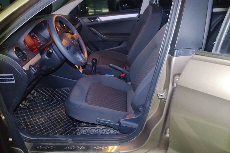 Used Volkswagen Jetta 2015 Zhihui Edition 1.4L Manual Comfort Model