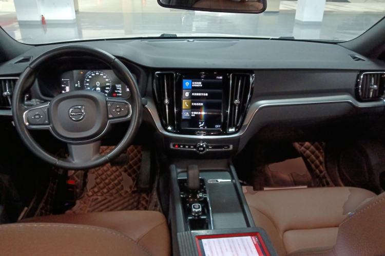 Used Volvo S60 2022 B4 Zhiyi Luxury Edition
