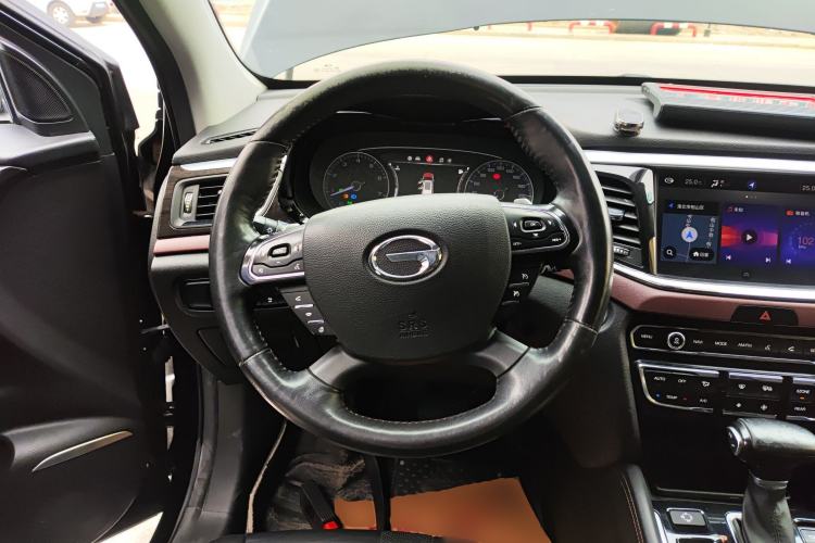 Used GAC Trumpchi GS8 2017 320T Two-Wheel Drive Luxury Smart Connectivity Version (7 Seats)
