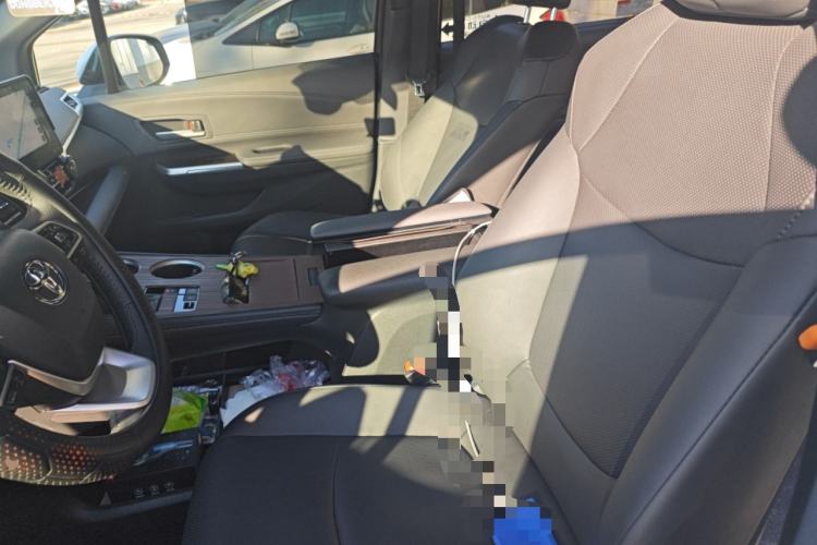 Used Toyota Sienna 2024 2.5L Hybrid Four-Wheel Drive Luxury Edition