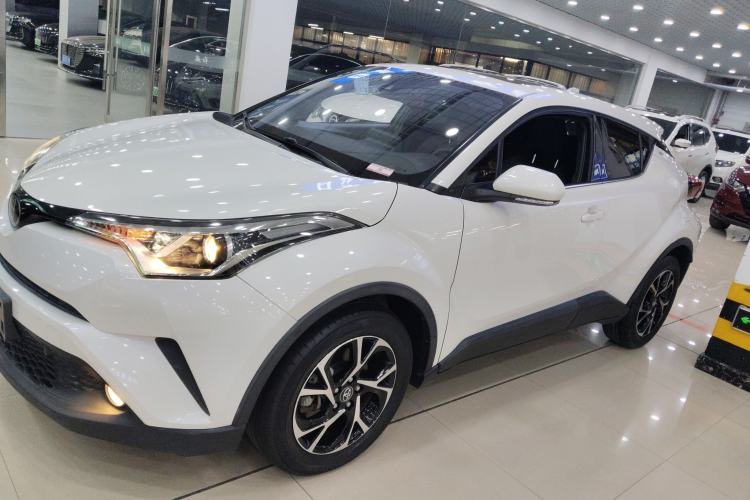 Used Toyota C-HR 2018 2.0L Leading with Sunroof China VI Standard

