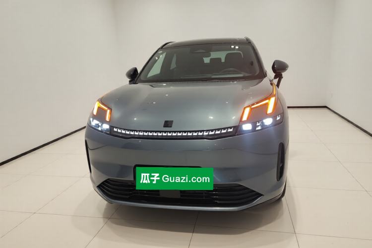 Used Lynk & Co 08 EM-P 2025 220 km All-Wheel-Drive Performance Halo
