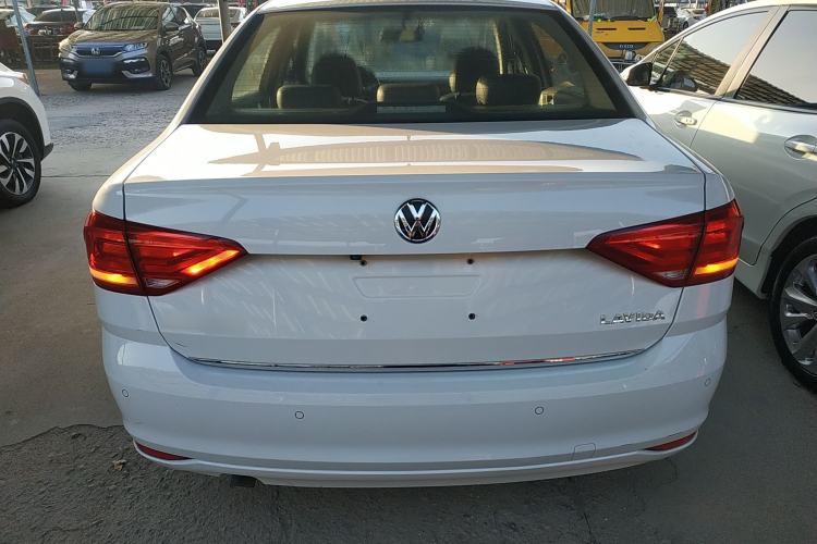 Used Volkswagen Lavida 2017 1.6L Automatic Comfort Edition
