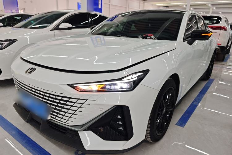 Used Changan UNI-V 2022 1.5T Prestige Version