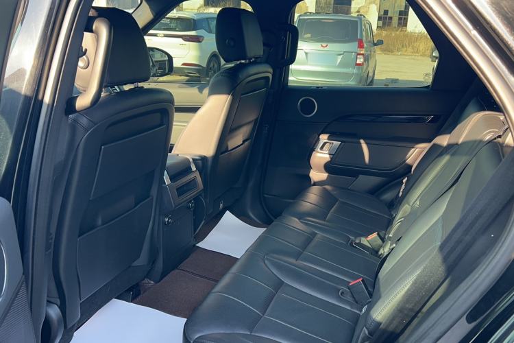 Used Land Rover Discovery 2018 2.0T SE
