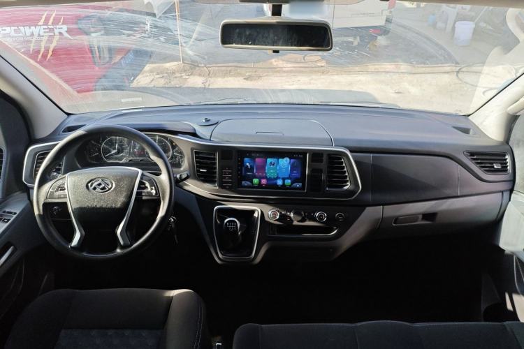 Used SAIC MAXUS Xintu V80 2021 2.0T PLUS Manual All-Around King Long Wheelbase Mid-Roof Variant with 6/7/8/9 Seats
