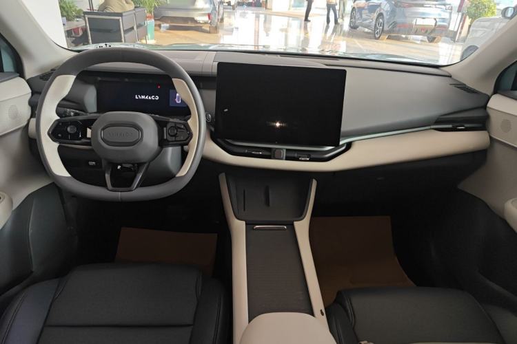 Used Lynk & Co 06 EM-P 2023 EM-P 126 Long-Range Halo
