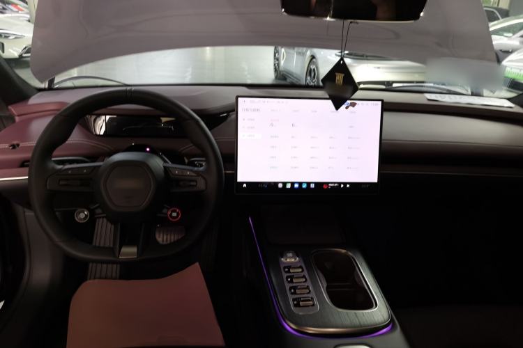 Used  SU7 2024 Rear-Drive Ultra-Long Range Advanced Pro-Level Intelligent Driving Version
