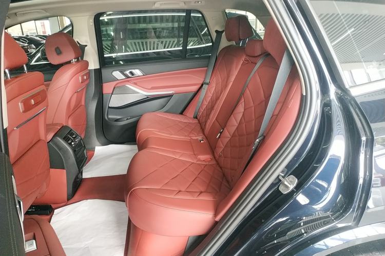 Used BMW X5 2023 xDrive 30Li Luxury M Sport Package