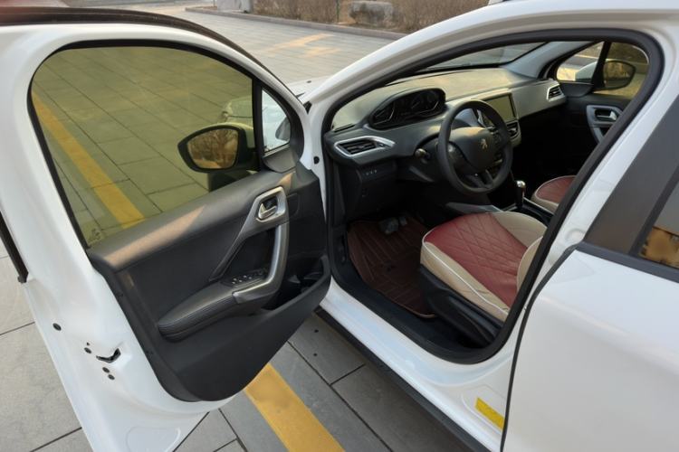 Used Peugeot 2008 2018 1.6L Automatic Fashion Edition