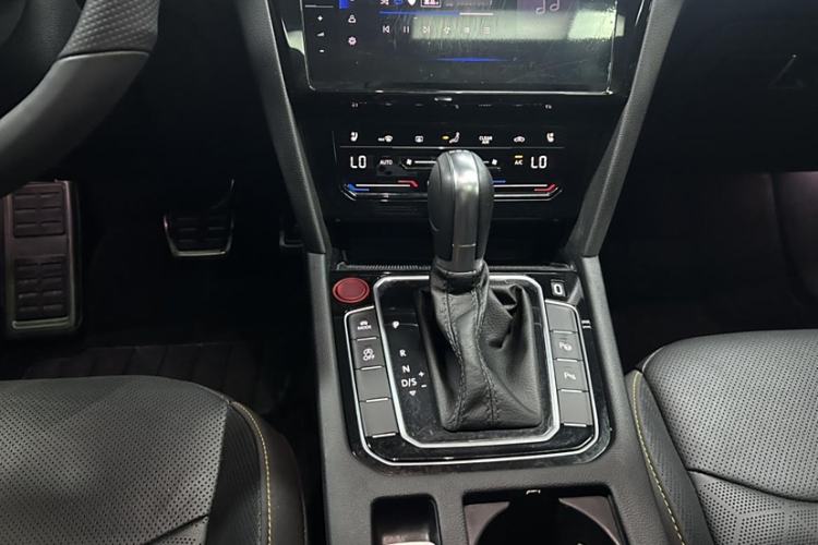 Used Volkswagen FAW-Volkswagen CC 2023 380TSI Striking Edition
