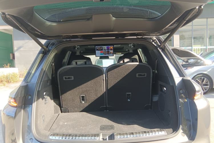 Used Li Auto L8 2024 Ultra Model
