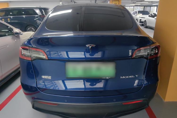 Used Tesla Model Y 2021 Long-Range All-Wheel-Drive Version
