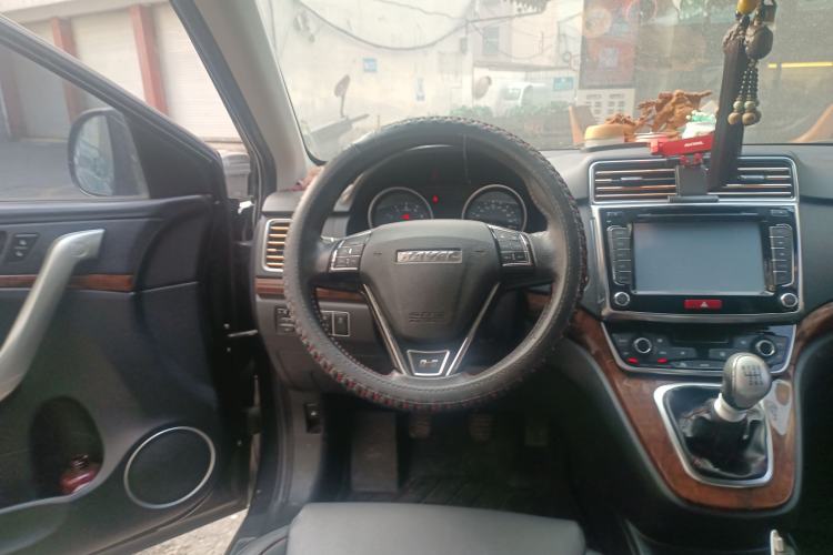 Used Haval H6 2015 Revised Version Sport Edition 1.5T Manual Transmission Two-Wheel Drive Elite Grade
