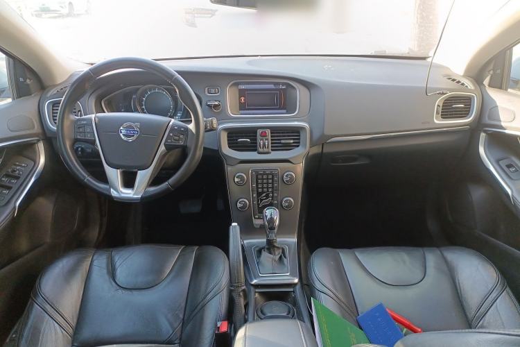 Used Volvo V40 2013 2.0T Zhiya Edition