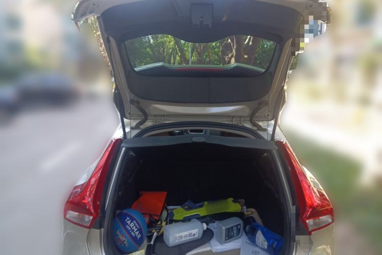 Used Volvo V40 2017 T3 Zhiyi Edition
