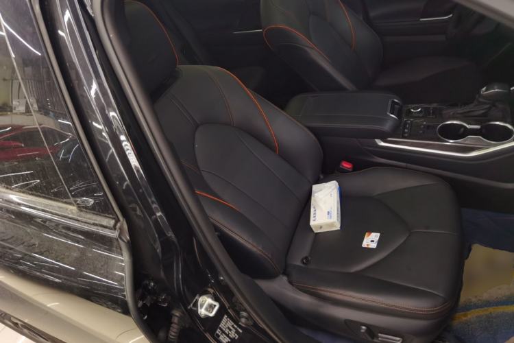 Used Toyota Crown Land Cruiser 2024 2.0T All-Wheel-Drive Prestige Version
