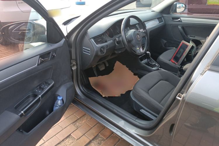 Used Volkswagen Bora 2014 1.6L Automatic Fashion Model
