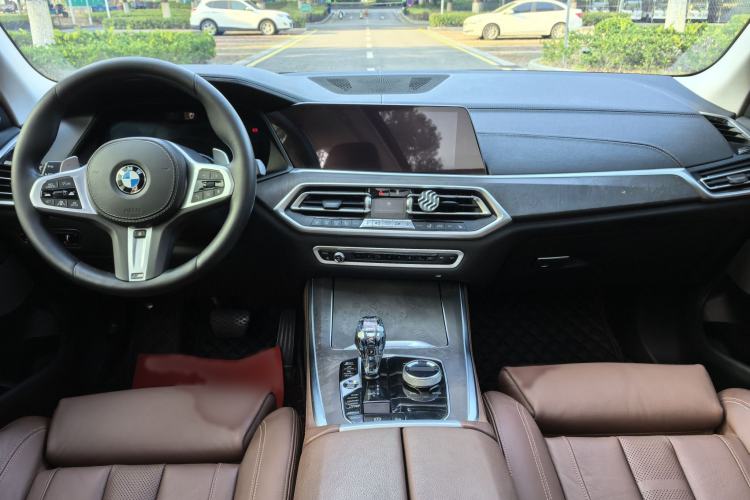 Used BMW X5 2019 xDrive40i Luxury Model with M Sport Package
