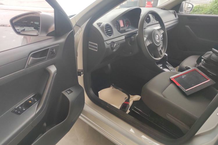 Used Volkswagen Jetta 2015 Value Edition 1.6L Automatic Fashion Version
