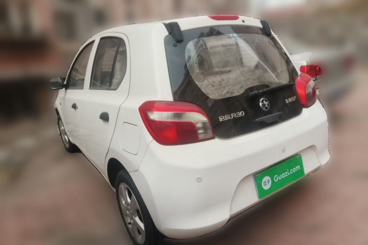 Used Venucia R30 2014 1.2L Manual Luxury Edition
