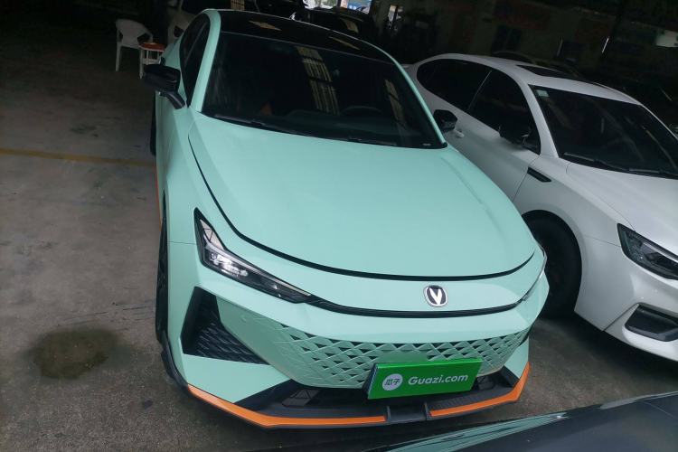 Used Changan UNI-V 2024 1.5T Prestige Edition
