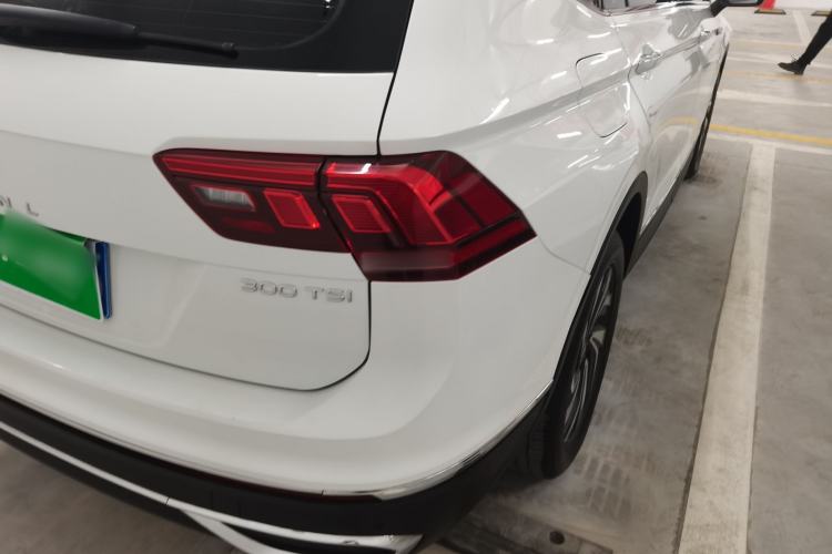 Used Volkswagen Tiguan L 2023 300TSI Automatic Two-Wheel Drive Smart Edition
