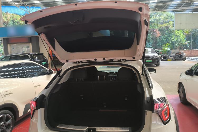 Used Lynk & Co 02 2019 1.5T DCT Two-Wheel Drive Pro Edition China VI Standard
