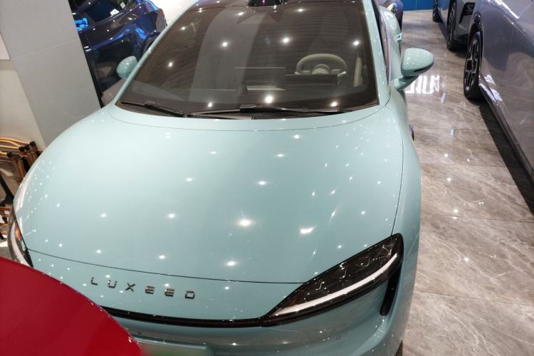 Used Hima Luxeed S7 2025 785 km Ultra