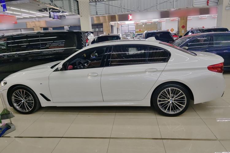 Used BMW 5 Series 2019 Facelifted 530Li Leading Edition M Sport Package
