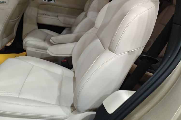 Used Li Auto L8 2023 Pro Model
