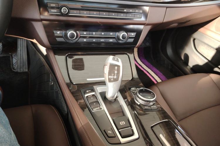 Used BMW 5 Series 2014 525Li Luxury Design Package
