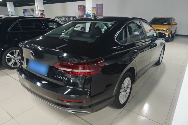 Used Volkswagen Lavida 2021 1.5L Automatic Comfort Edition
