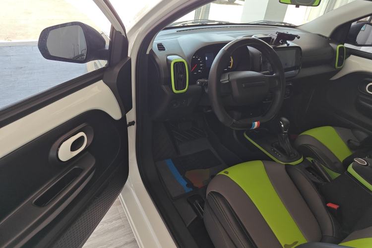 Used Roewe Clever 2021 302 km New Four-Seater Super-Efficient Version