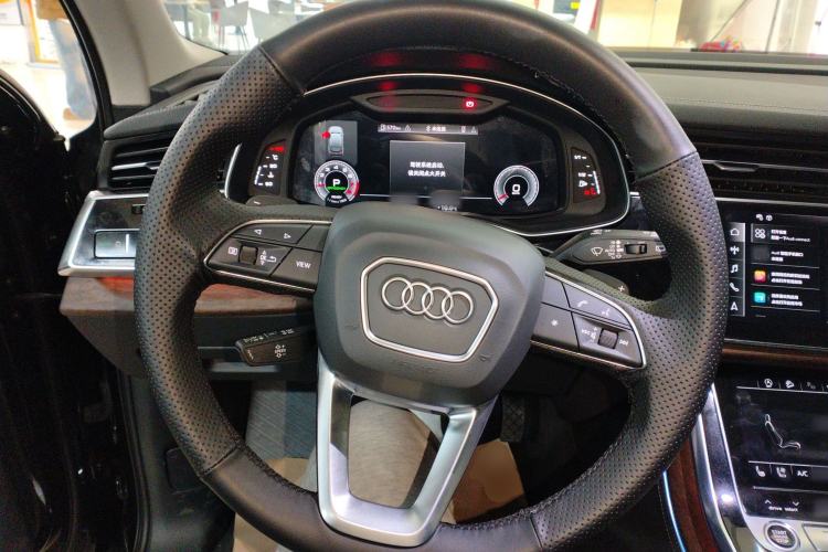 Used Audi Q7 2023 45 TFSI quattro S line Sport model