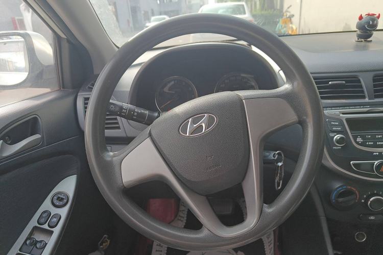 Used Hyundai Verna Ray 2014 1.4L Automatic GLX
