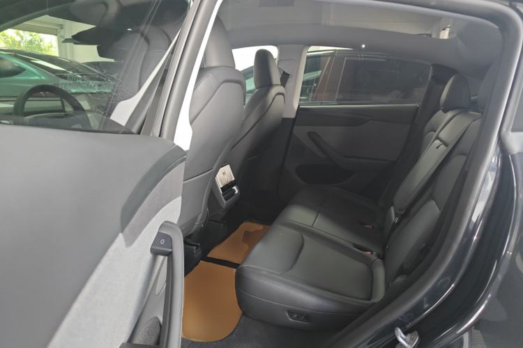 Used Tesla Model Y 2025 Rear-Wheel-Drive Version