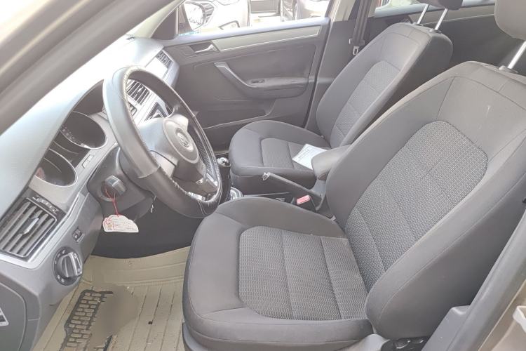 Used Volkswagen Bora 2015 Value Edition 1.6L Manual Fashionable Style
